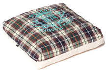 Pet Beds Touchdog Exquisite-Wuff Posh Rectangular Diamond Stitched Fleece Plaid Dog Bed - Doggy Sauce