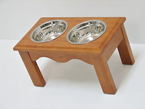 Crown Pet Diner, Medium size - Doggy Sauce